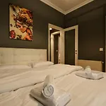 Center Comfort * 塞萨洛尼基